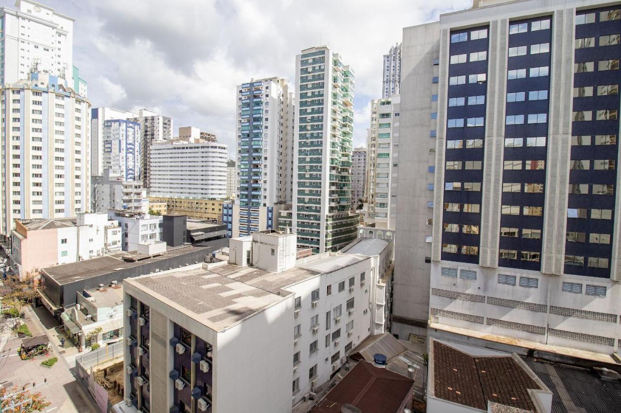 Ferienwohnung Clr81 - Calcadao, 1 Dorm Climatizado, Garagem Balneário Camboriú Exterior foto